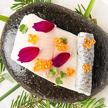 Le Carre D'alethius Logis Restaurant Hotel