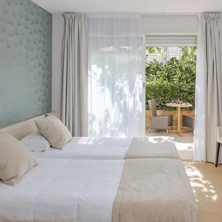 Hotel Le Carre D'alethius Logis Restaurant Charmes-sur-Rhone
