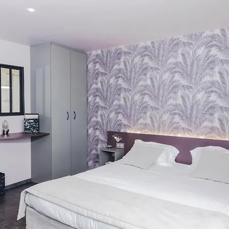 Le Carre D'alethius Logis Restaurant Hotel 3*
