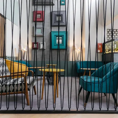Le Carre D'alethius Logis Restaurant Hotel