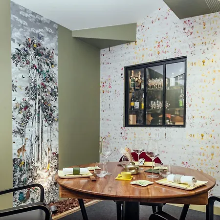 Le Carre D'alethius Logis Restaurant