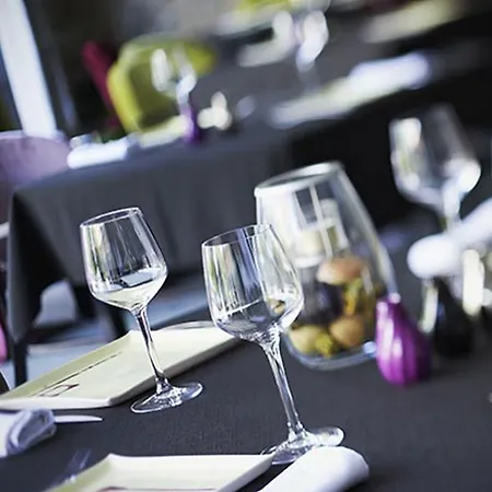 Hotel Le Carré D'alethius Logis Hôtel-restaurant Gastronomique Charmes-sur-Rhone