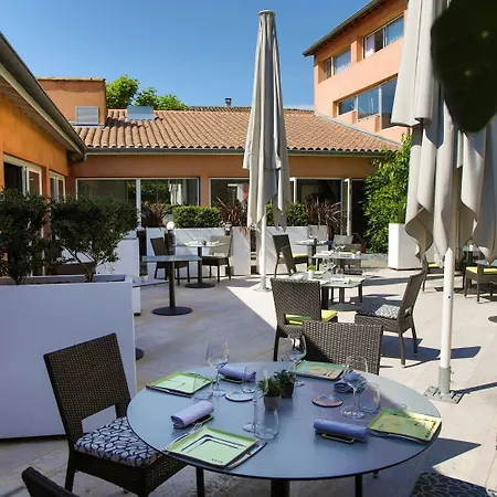 Hotel Le Carré D'alethius Logis Hôtel-restaurant Gastronomique