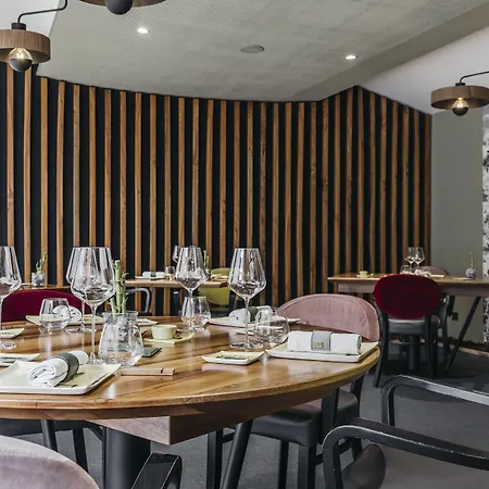 Le Carré D'alethius Logis Hôtel-restaurant Gastronomique Hotel