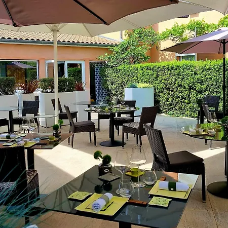 Hotel Le Carré D'alethius Logis Hôtel-restaurant Gastronomique