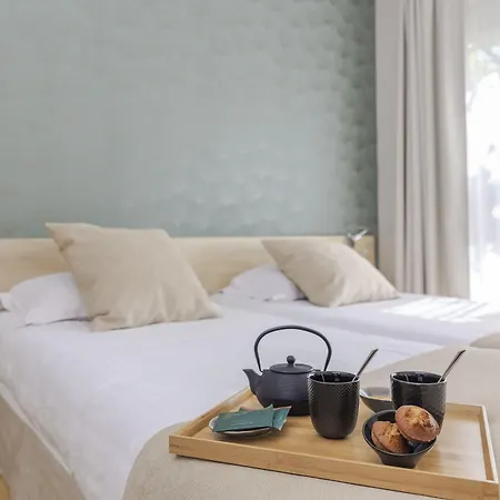 Hotel Le Carré D'alethius Logis Hôtel-restaurant Gastronomique 3*