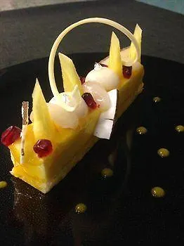 Hotel Le Carre D'alethius Logis Restaurant Charmes-sur-Rhone