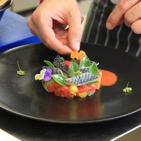 Hotel Le Carre D'alethius Logis Restaurant 3*