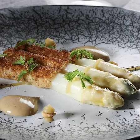 Hotel Le Carre D'alethius Logis Restaurant 3*