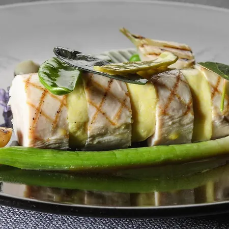 Le Carre D'alethius Logis Restaurant Hotel Charmes-sur-Rhone